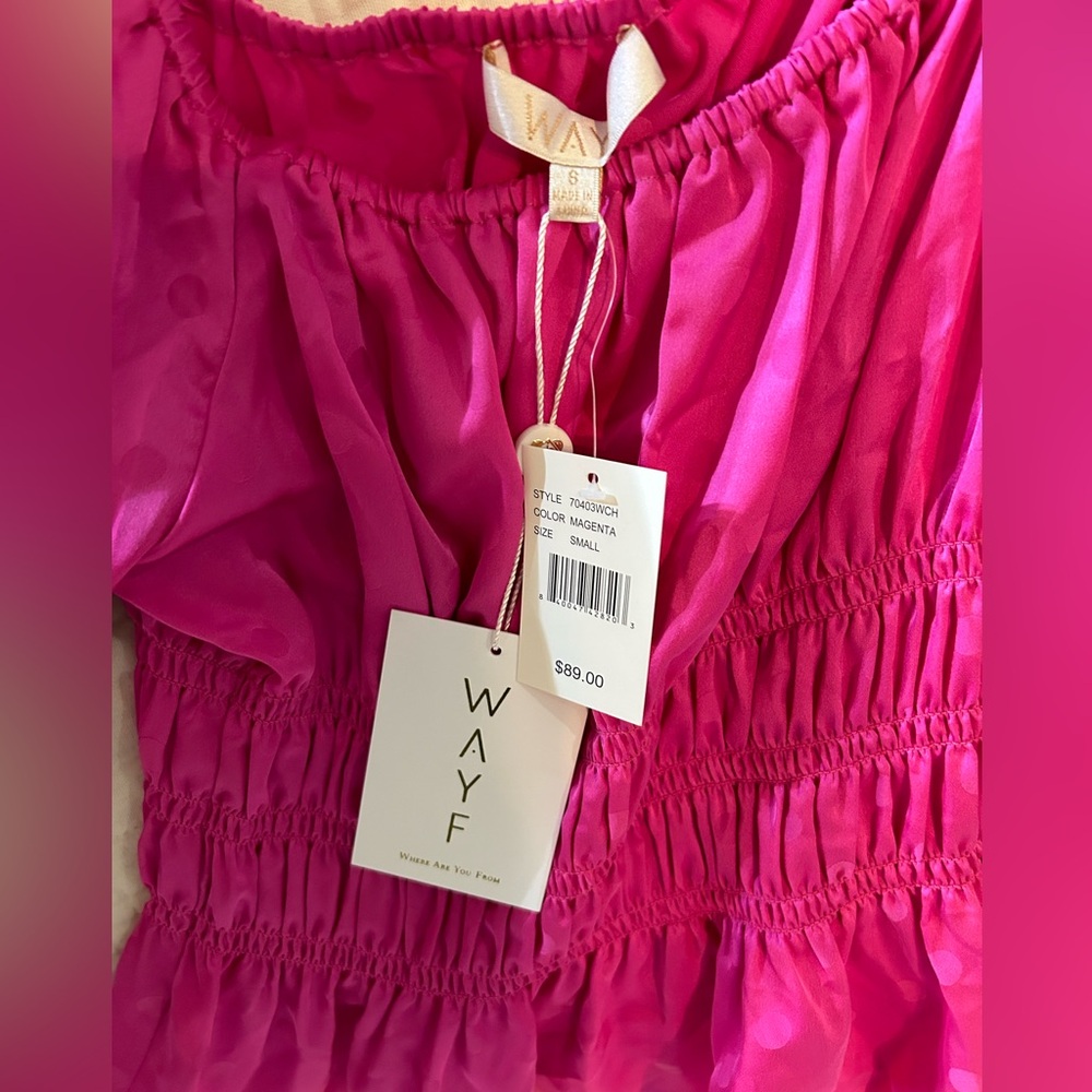 WAYF Blouse with polka dots in Magenta